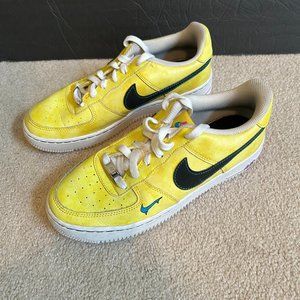 Nike Air Force 1 peace love basketball shoes Youth size 7Y yellow DC7299-700